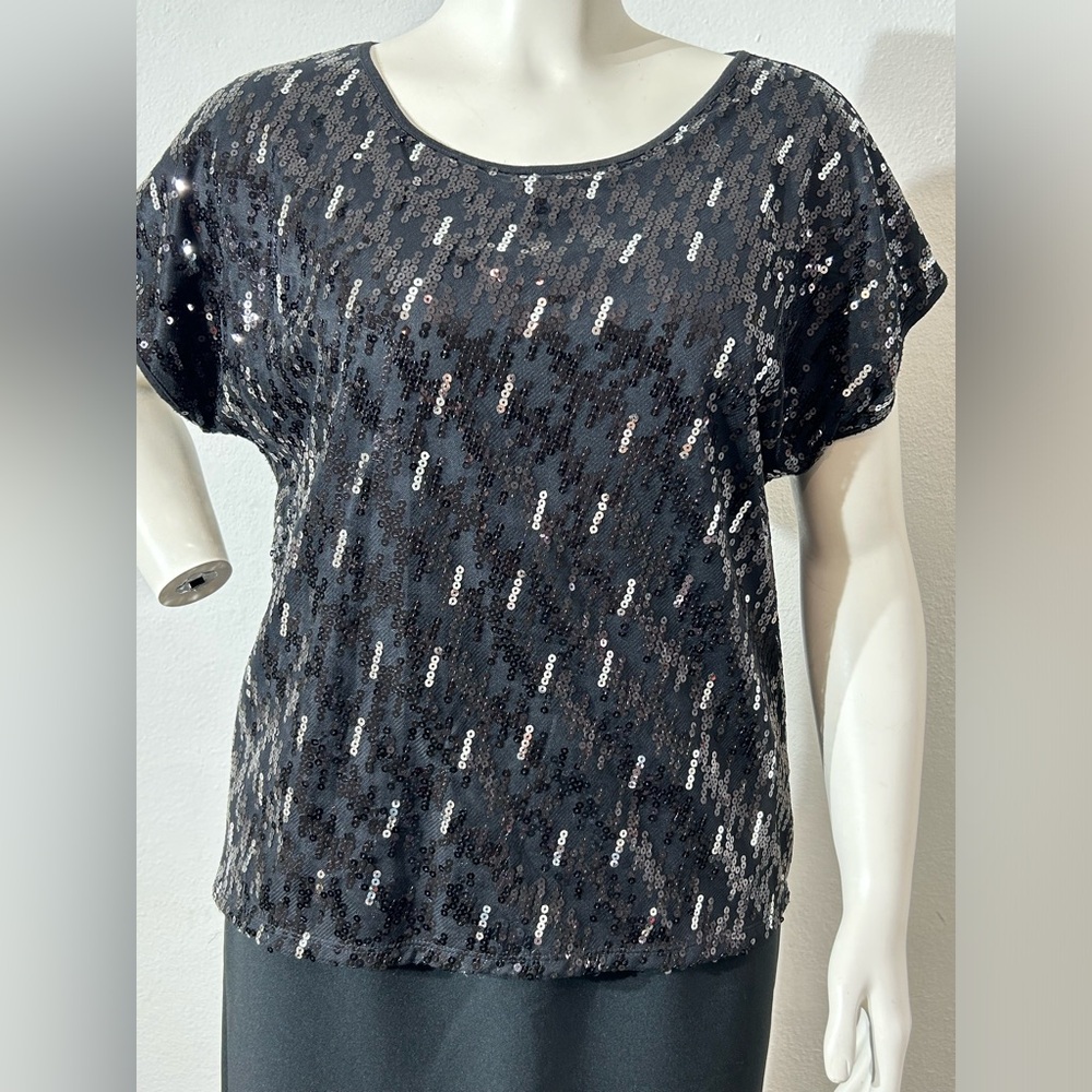 I.N. Studio Black & Silver Sequin Short Sleeve Top sz L